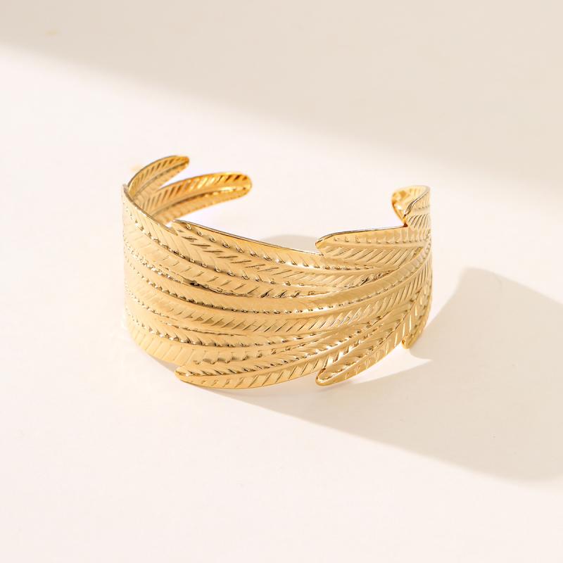 Dy Origami Cuff Bracelet With Diamond In 18K Gold, 14Mm  |  Womens Bracelets Bracelets Bracelets